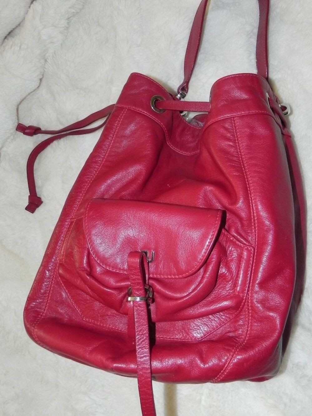MAUVE Genuine Bulgarian Leather Shoulder Bag/Rare/Discontinued Brand.